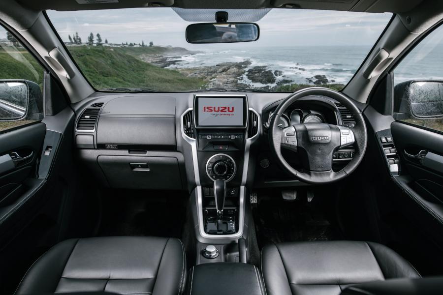 Торпедо Isuzu MU-X 2018 года  (ZA) (фото 14 из 40)